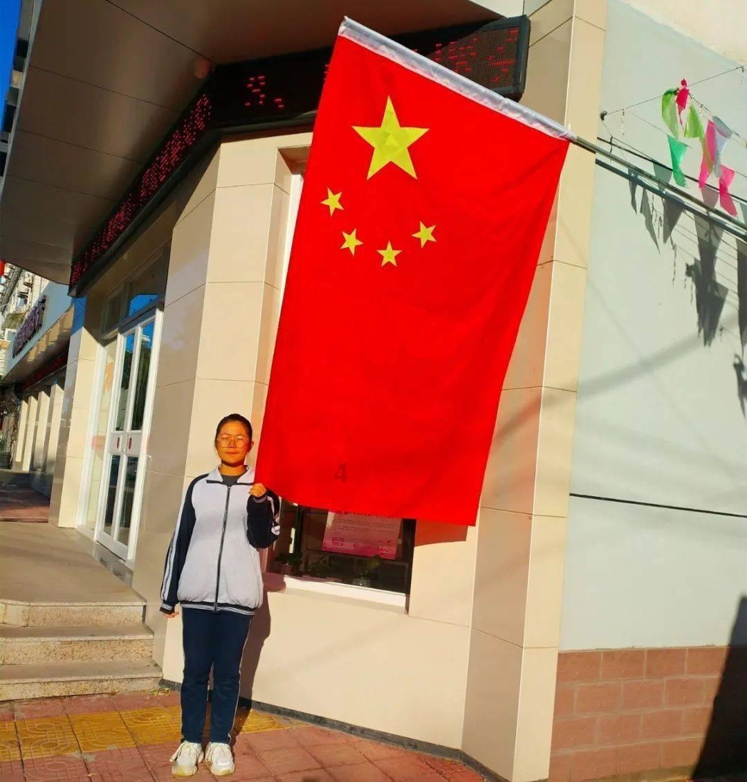 动漫人物吃东西