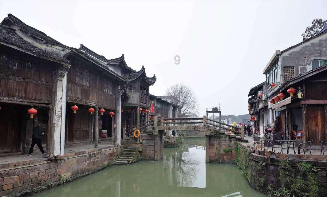 救援受困的小恐龙